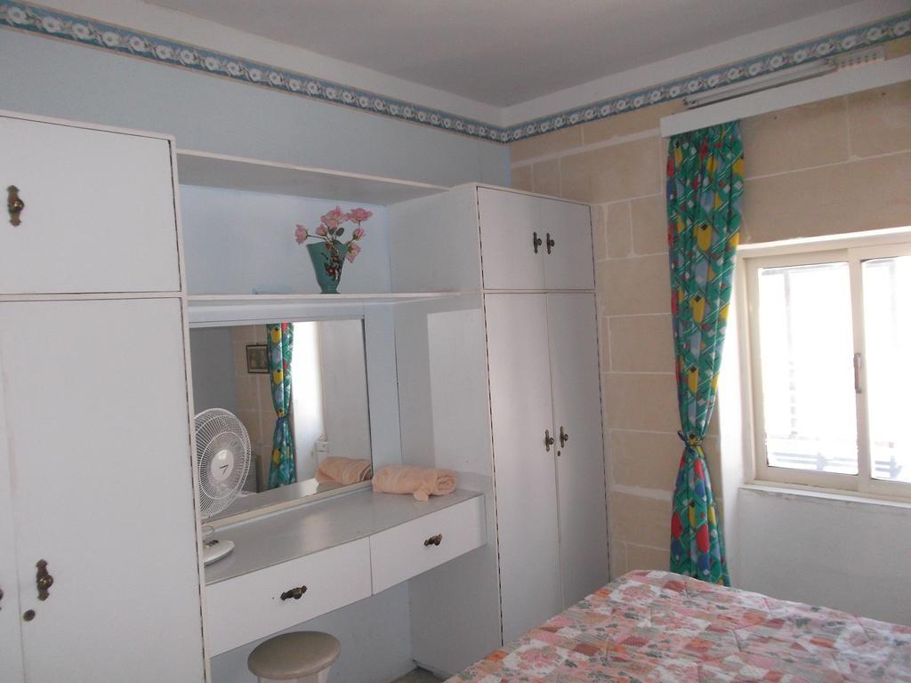 Appartement Ta' Karmni à Marsalforn Chambre photo