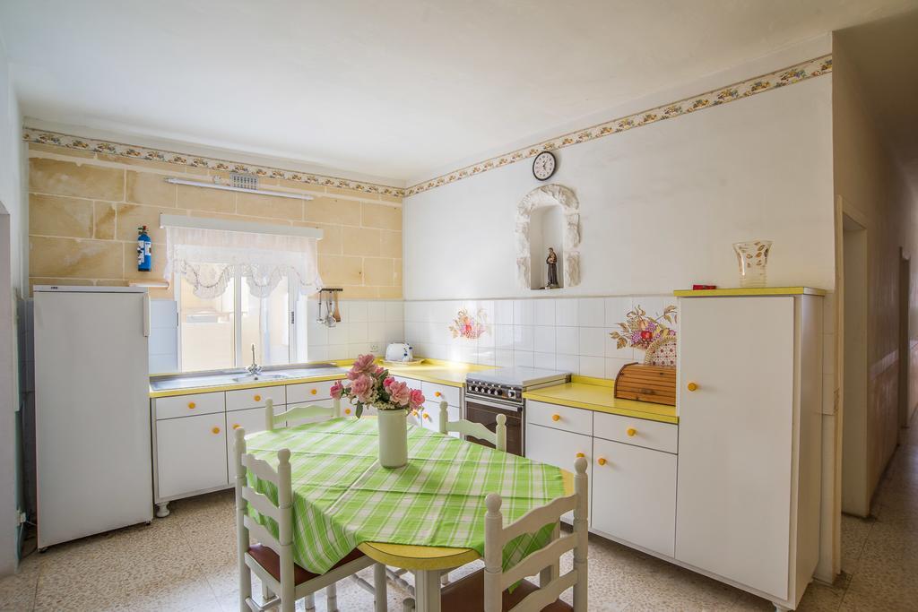 Appartement Ta' Karmni à Marsalforn Extérieur photo